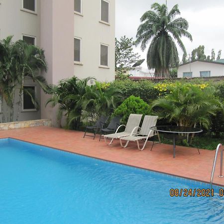 Bertha'S Court D-Plus Apartments Dzorwulu المظهر الخارجي الصورة