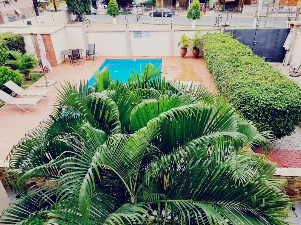 Bertha'S Court D-Plus Apartments Dzorwulu المظهر الخارجي الصورة