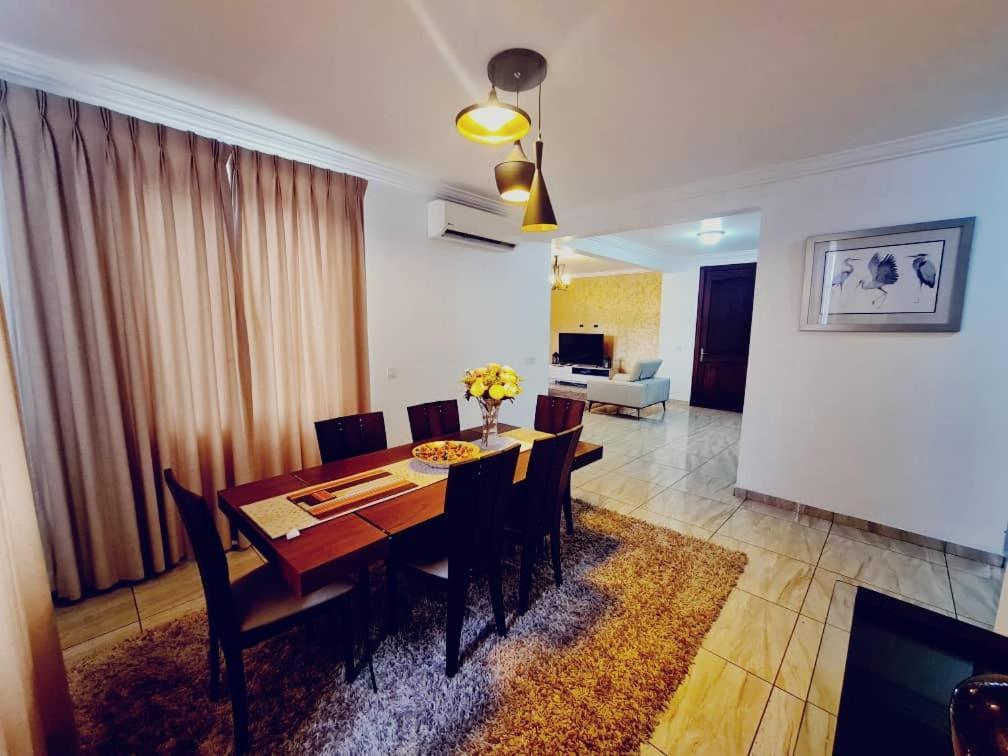 Bertha'S Court D-Plus Apartments Dzorwulu المظهر الخارجي الصورة
