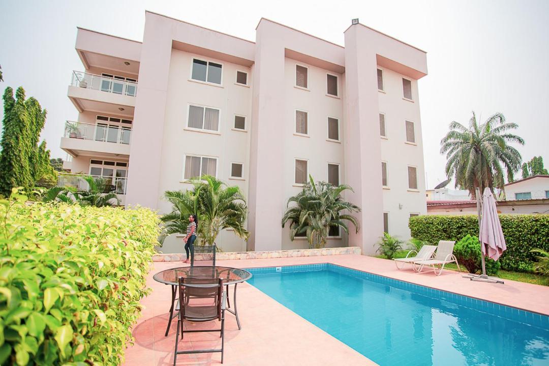 Bertha'S Court D-Plus Apartments Dzorwulu المظهر الخارجي الصورة