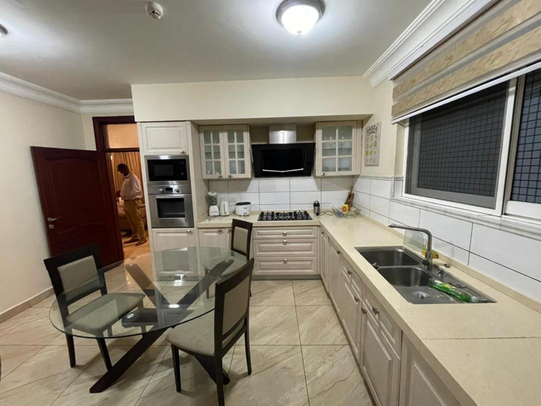 Bertha'S Court D-Plus Apartments Dzorwulu المظهر الخارجي الصورة