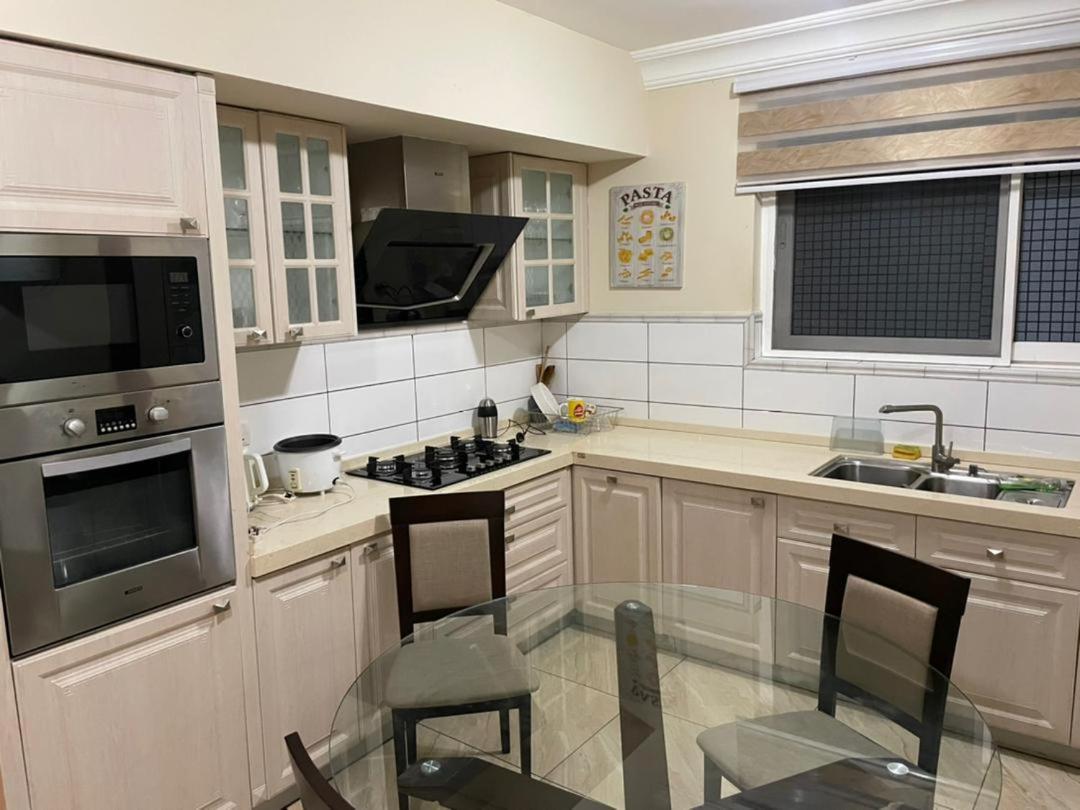 Bertha'S Court D-Plus Apartments Dzorwulu المظهر الخارجي الصورة