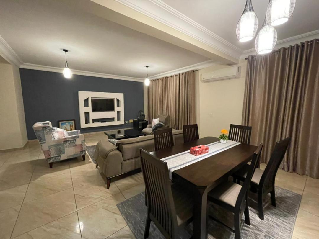 Bertha'S Court D-Plus Apartments Dzorwulu المظهر الخارجي الصورة