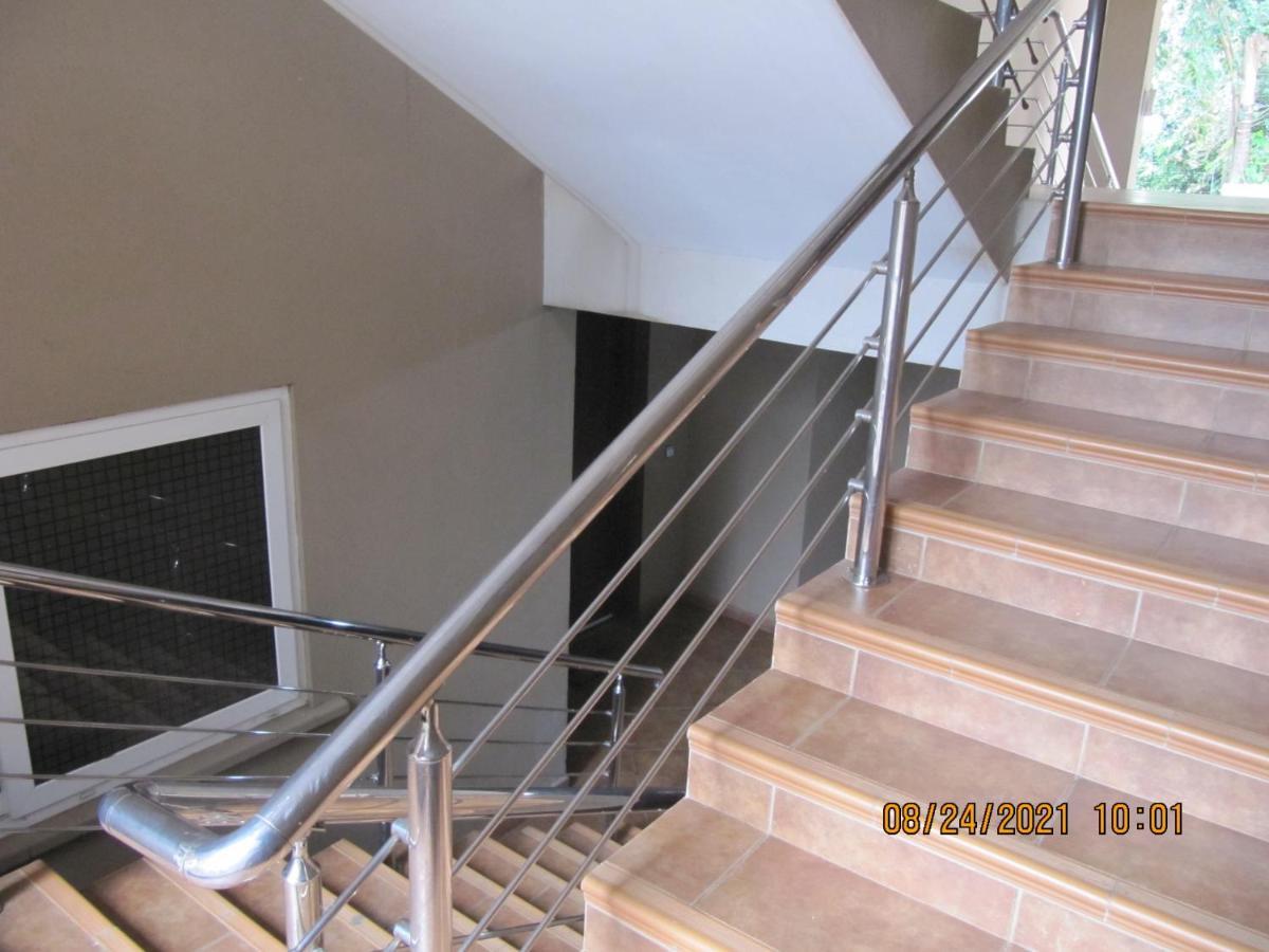 Bertha'S Court D-Plus Apartments Dzorwulu المظهر الخارجي الصورة