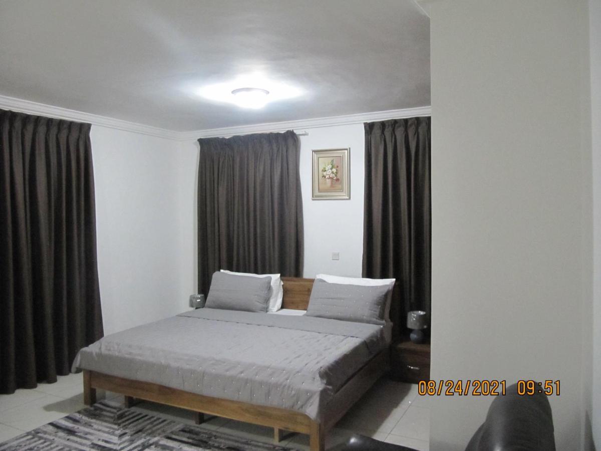 Bertha'S Court D-Plus Apartments Dzorwulu المظهر الخارجي الصورة