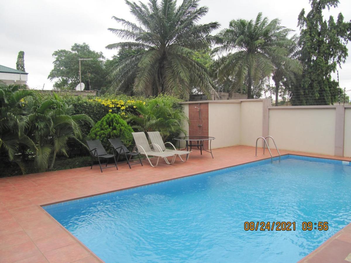 Bertha'S Court D-Plus Apartments Dzorwulu المظهر الخارجي الصورة